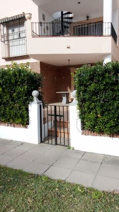 Foto 2 de Piso en venta en calle De la Ponderosa de 2 habitaciones con terraza y piscina