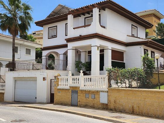 Foto 1 de Casa en venda a calle La Cala Hills Fase a de 4 habitacions amb terrassa i piscina
