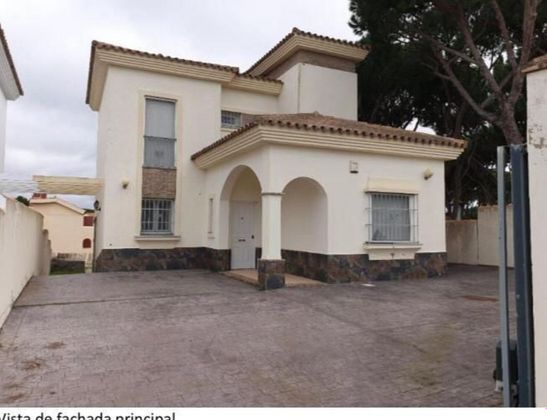 Foto 1 de Casa en venta en Sancti Petri - La Barrosa de 4 habitaciones con terraza y piscina
