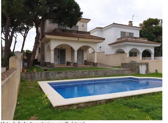 Foto 2 de Casa en venta en Sancti Petri - La Barrosa de 4 habitaciones con terraza y piscina