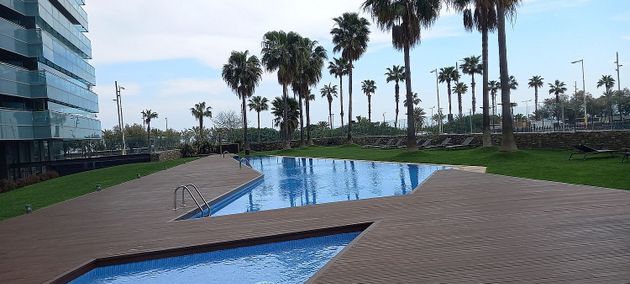 Foto 1 de Pis en venda a paseo De García Faria de 2 habitacions amb terrassa i piscina
