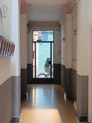 Foto 1 de Pis en venda a Vila de Gràcia de 2 habitacions amb calefacció i ascensor