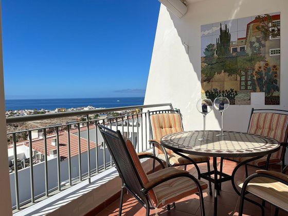 Foto 2 de Venta de dúplex en Costa Adeje de 2 habitaciones con terraza y piscina