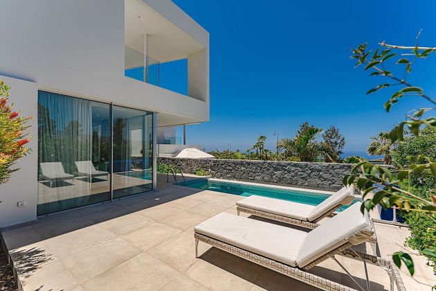 Foto 1 de Chalet en venta en Playa de San Juan de 3 habitaciones con terraza y piscina