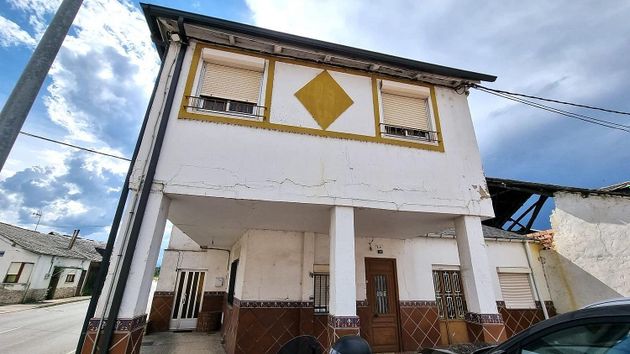 Foto 2 de Casa en venta en Camponaraya de 3 habitaciones con garaje y calefacción