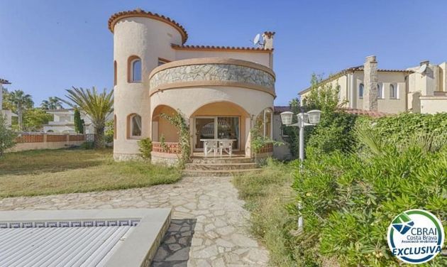 Foto 1 de Casa en venda a calle De Viladamunt de 2 habitacions amb piscina i jardí