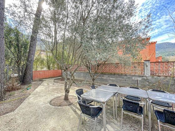 Foto 2 de Casa en venda a calle Girona de 6 habitacions amb garatge i jardí