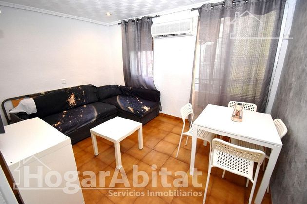 Foto 1 de Venta de piso en Alaquàs de 2 habitaciones con jardín y aire acondicionado