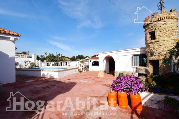 Foto 2 de Venta de chalet en Camì Paterna-Lloma del Calderer de 4 habitaciones con terraza y piscina