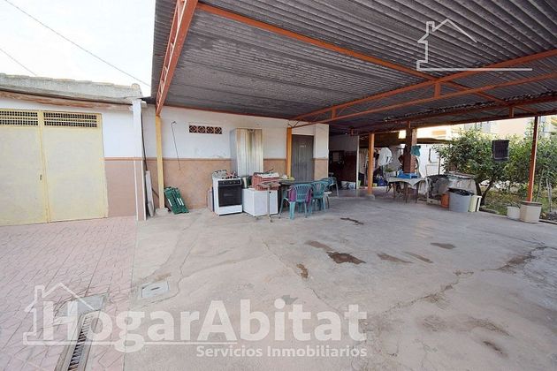 Foto 1 de Chalet en venta en Playa de Almazora-Ben Afeli de 5 habitaciones con terraza y garaje