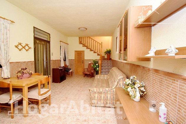 Foto 2 de Chalet en venta en Playa de Almazora-Ben Afeli de 5 habitaciones con terraza y garaje