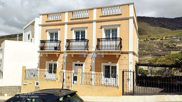 Foto 1 de Xalet en venda a Adeje ciudad de 5 habitacions amb terrassa i garatge