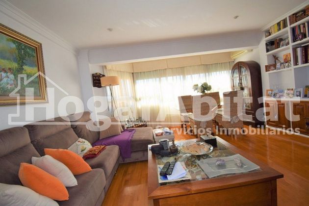 Foto 1 de Piso en venta en Ensanche - Diputación de 3 habitaciones con balcón y calefacción