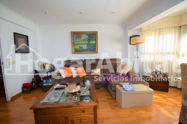 Foto 2 de Piso en venta en Ensanche - Diputación de 3 habitaciones con balcón y calefacción