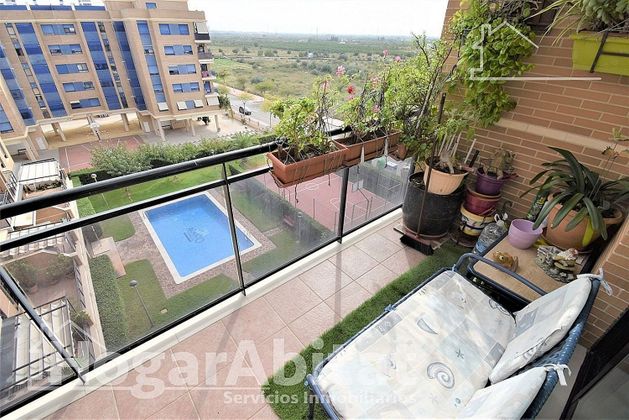 Foto 1 de Piso en venta en Parque Sensal de 2 habitaciones con terraza y piscina
