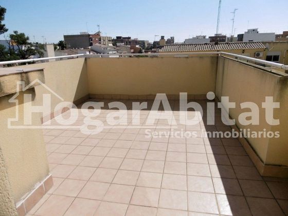Foto 1 de Venta de casa en Benimàmet de 5 habitaciones con terraza y garaje