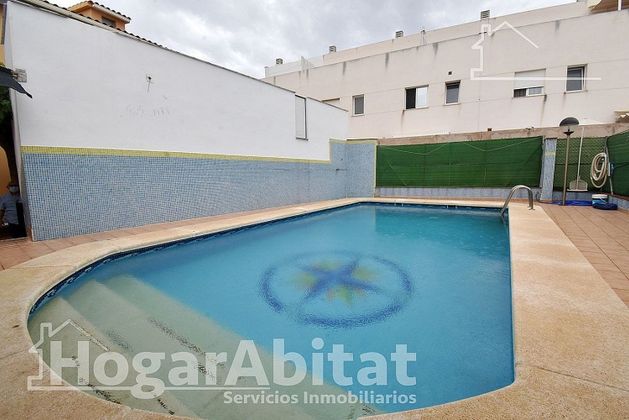 Foto 1 de Chalet en venta en Playa de Almazora-Ben Afeli de 5 habitaciones con terraza y piscina