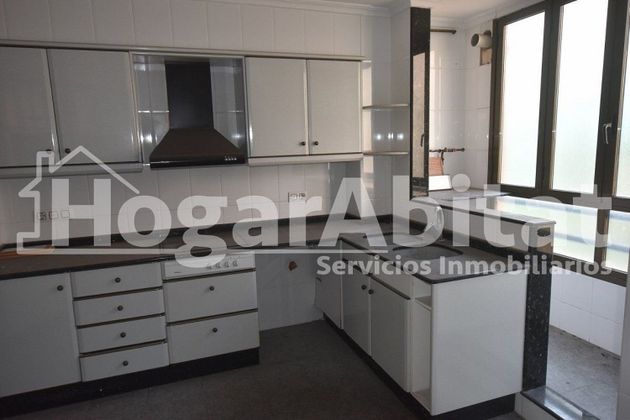 Foto 1 de Venta de piso en El Mercat de 10 habitaciones con aire acondicionado y calefacción