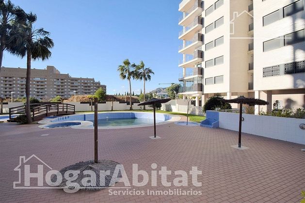 Foto 2 de Piso en venta en Marina d'Or de 2 habitaciones con terraza y piscina