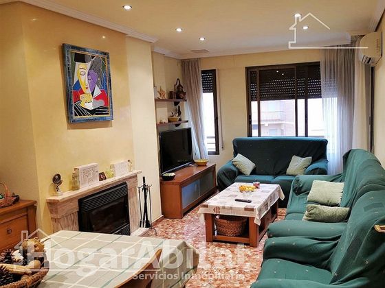 Foto 1 de Pis en venda a Centro - Almazora/Almassora de 4 habitacions amb balcó i aire acondicionat