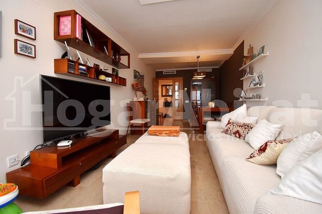 Foto 2 de Piso en venta en Piscinas de 3 habitaciones con garaje y aire acondicionado