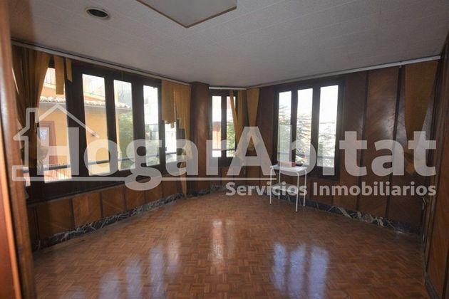 Foto 1 de Venta de piso en El Mercat de 10 habitaciones con aire acondicionado y calefacción