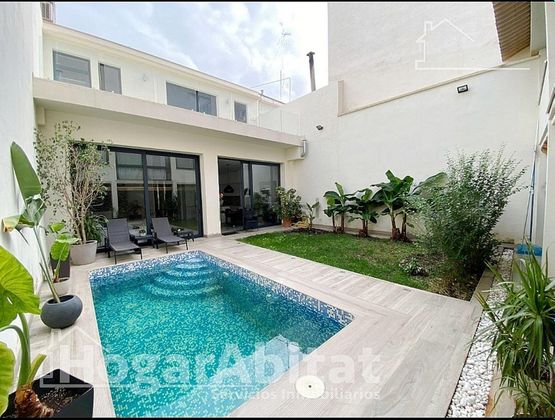 Foto 1 de Casa en venda a Alboraya Centro de 5 habitacions amb terrassa i piscina
