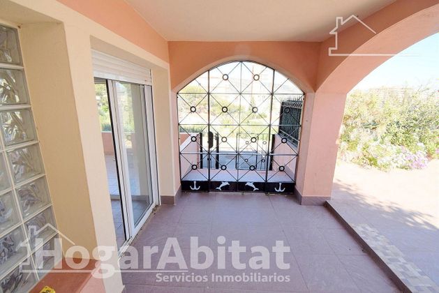 Foto 1 de Xalet en venda a Zona Playa de la Concha de 4 habitacions amb terrassa i piscina
