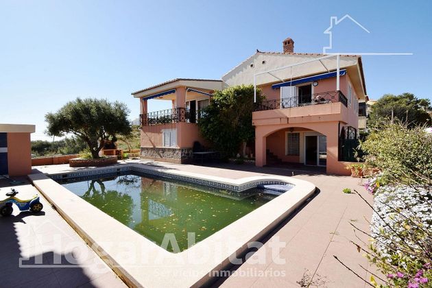 Foto 2 de Xalet en venda a Zona Playa de la Concha de 4 habitacions amb terrassa i piscina
