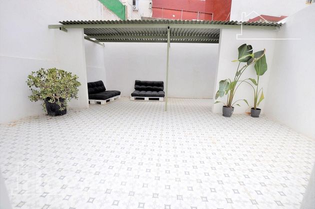 Foto 1 de Venta de piso en Moncada de 2 habitaciones con terraza y aire acondicionado