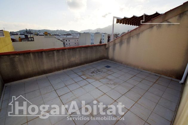 Foto 1 de Àtic en venda a Zona Centro de 4 habitacions amb terrassa i piscina
