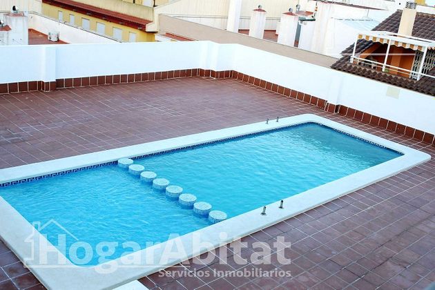 Foto 2 de Àtic en venda a Zona Centro de 4 habitacions amb terrassa i piscina