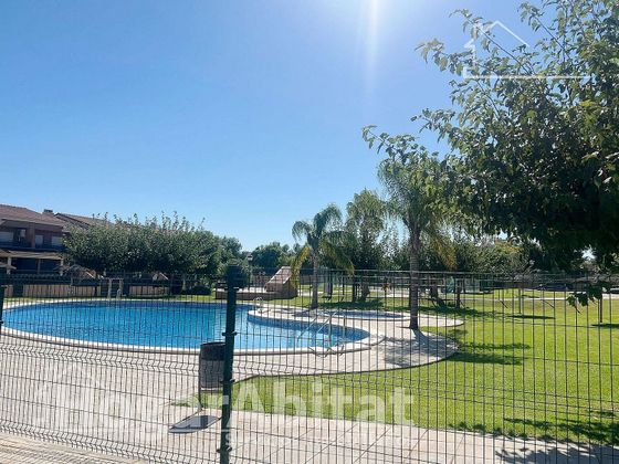Foto 1 de Casa adosada en venta en Sotolivar - Mas del Rosari de 3 habitaciones con terraza y piscina