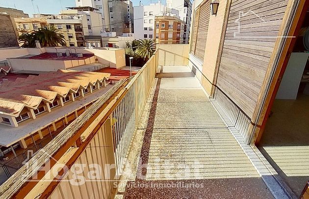 Foto 1 de Casa en venda a Centro - Villarreal de 6 habitacions amb garatge i balcó