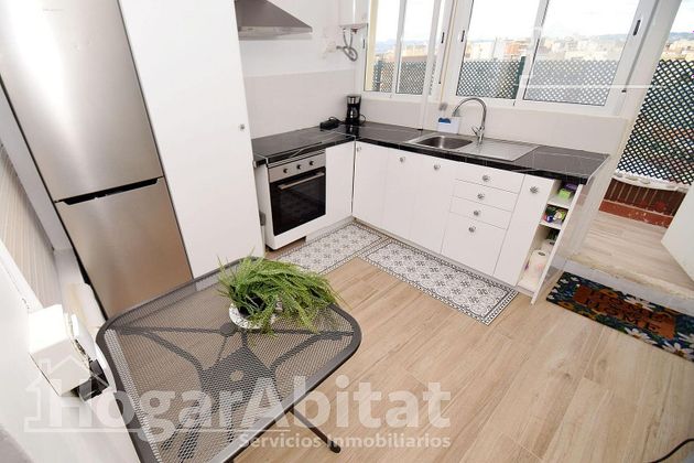 Foto 2 de Àtic en venda a Zona Llombai de 4 habitacions amb terrassa i calefacció