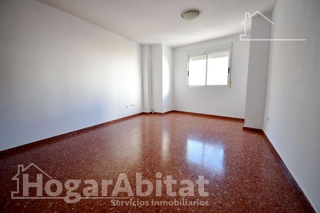 Foto 2 de Piso en venta en Xeraco de 3 habitaciones con garaje y balcón