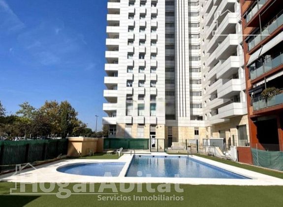 Foto 1 de Piso en venta en Penya-Roja de 3 habitaciones con piscina y jardín