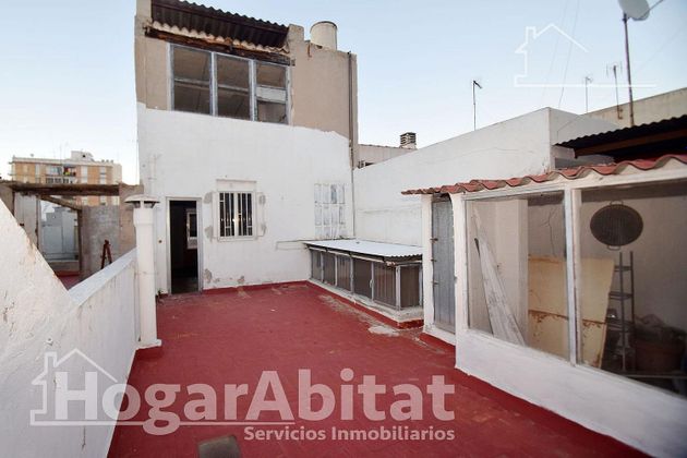 Foto 1 de Casa en venda a Camino de Onda - Salesianos - Centro de 4 habitacions amb terrassa i garatge