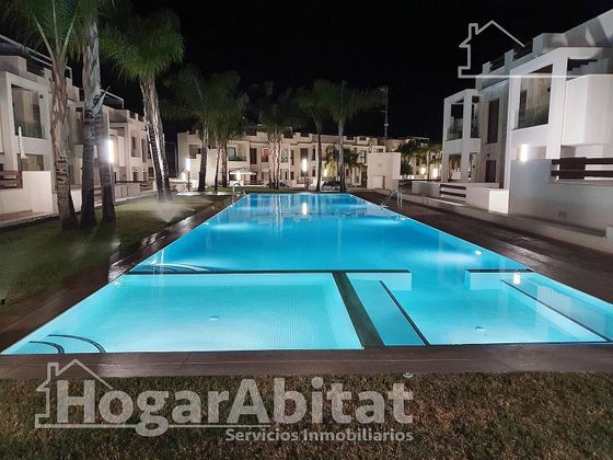 Foto 1 de Pis en venda a Los Balcones - Los Altos del Edén de 3 habitacions amb terrassa i piscina