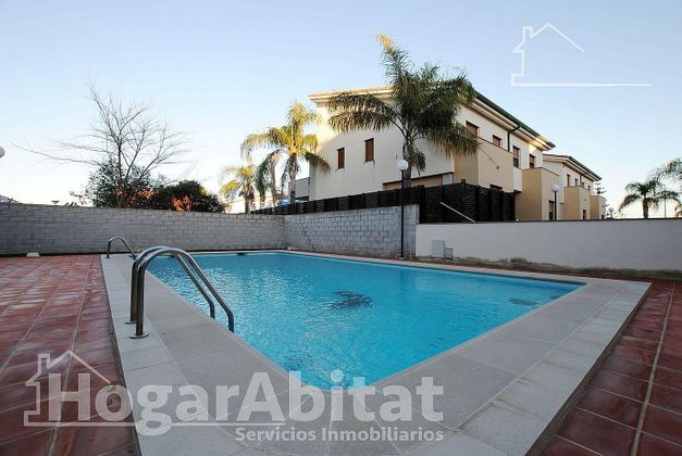 Foto 1 de Venta de casa en Urbanizaciones- Santa Ana- Las Estrellas de 4 habitaciones con terraza y piscina