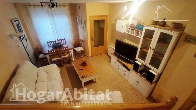 Foto 1 de Casa en venta en Villargordo del Cabriel de 4 habitaciones con terraza y garaje