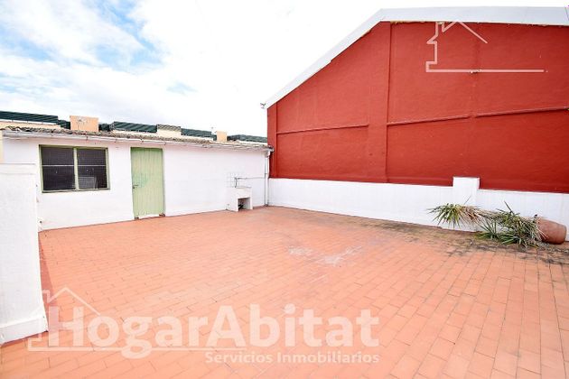 Foto 1 de Casa en venda a Cheste de 3 habitacions amb terrassa i garatge