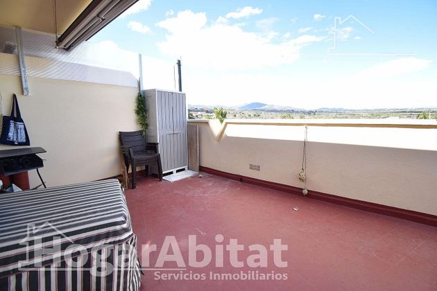 Foto 2 de Àtic en venda a Centro - Chiva de 2 habitacions amb terrassa i aire acondicionat