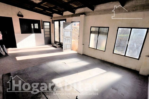 Foto 2 de Casa en venta en Els Orriols de 5 habitaciones con terraza y jardín
