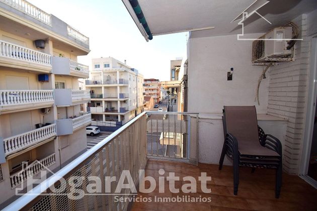Foto 1 de Piso en venta en Moncófar playa de 4 habitaciones con terraza y aire acondicionado