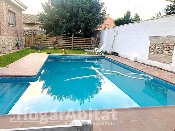 Foto 1 de Xalet en venda a El Paraiso-Los Almendros de 4 habitacions amb terrassa i piscina