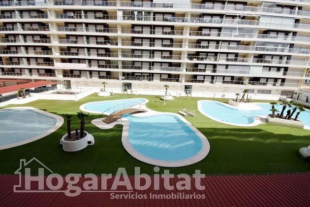 Foto 1 de Piso en venta en Marina d'Or de 2 habitaciones con terraza y piscina