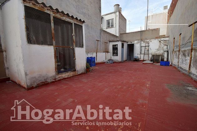 Foto 2 de Casa en venta en Zona Llombai de 3 habitaciones con terraza