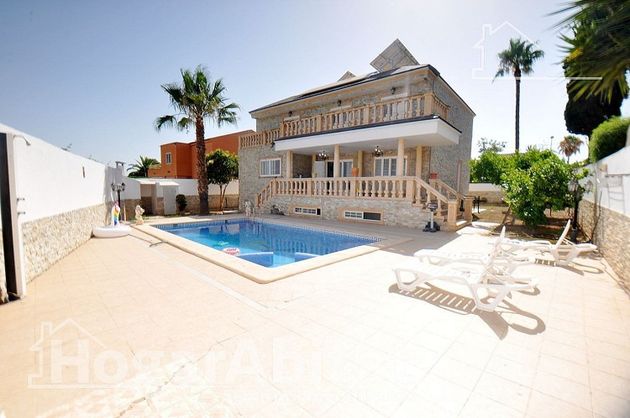 Foto 2 de Xalet en venda a El Paraiso-Los Almendros de 6 habitacions amb terrassa i piscina