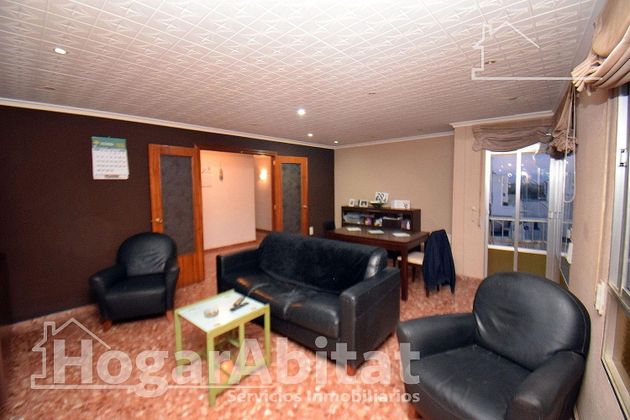 Foto 1 de Piso en venta en Guadassuar de 4 habitaciones con terraza